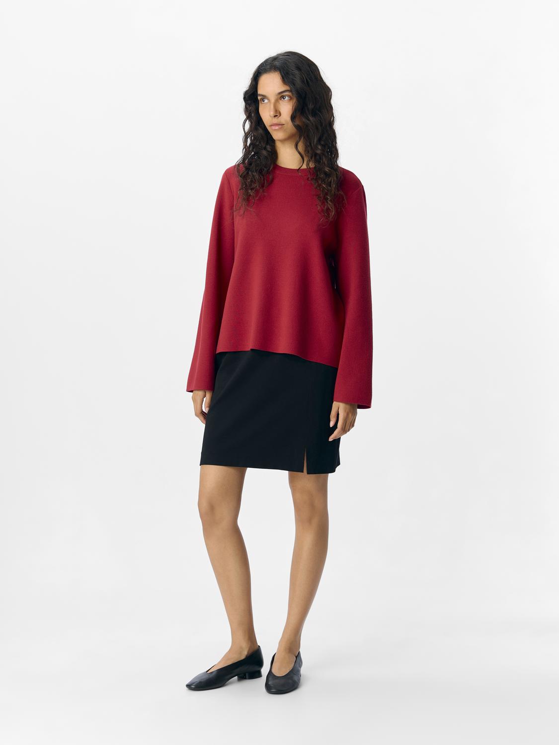 model_shot-front_full